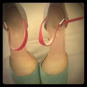 Boutique 9 turquoise heels